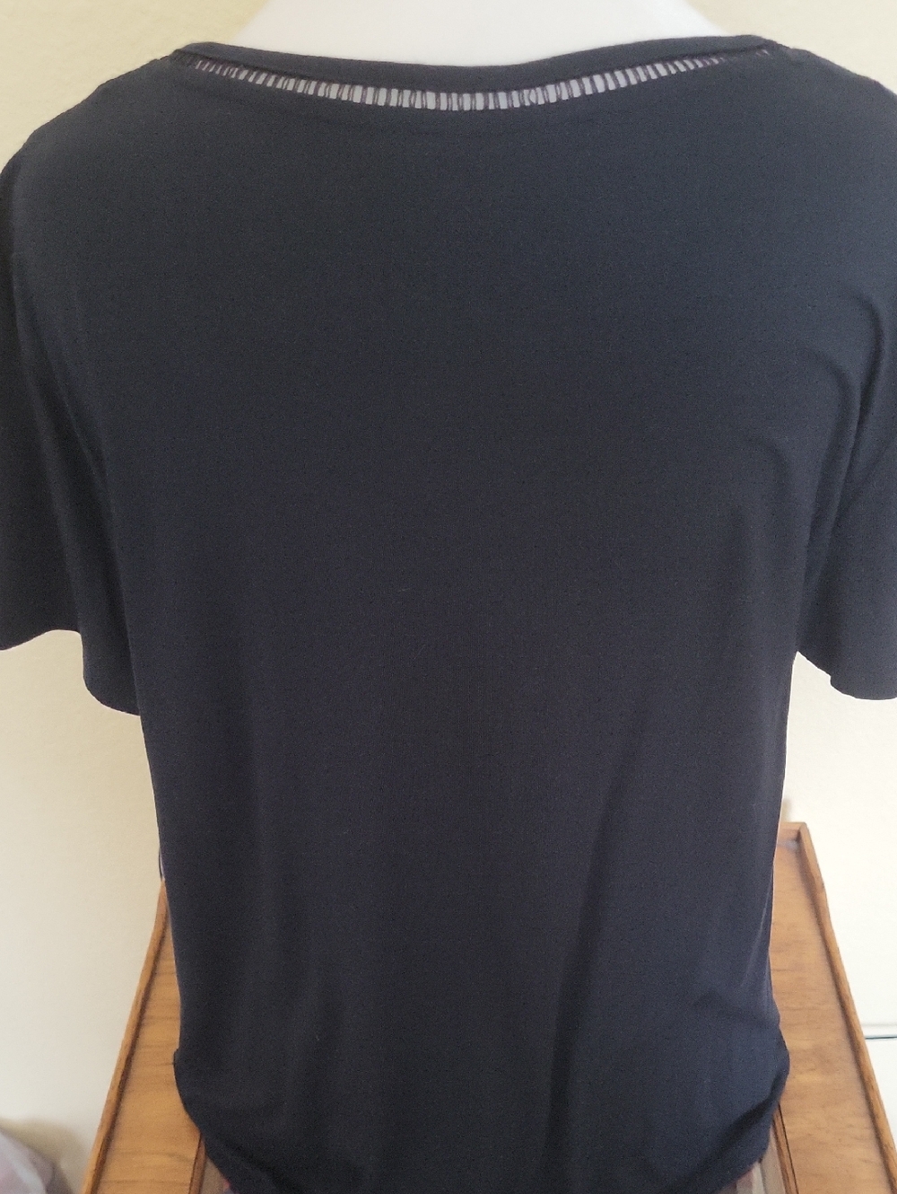 Tommy Hilfiger NavyScoop Neck Short Sleeve Top With Neckline Cutout - Picture 4 of 6